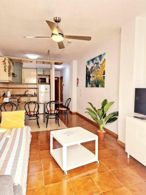 Comfortable Centrally Located Apartment Playa Feñabe Kültér fotó