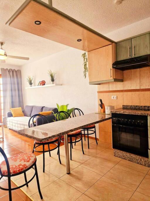 Comfortable Centrally Located Apartment Playa Feñabe Kültér fotó