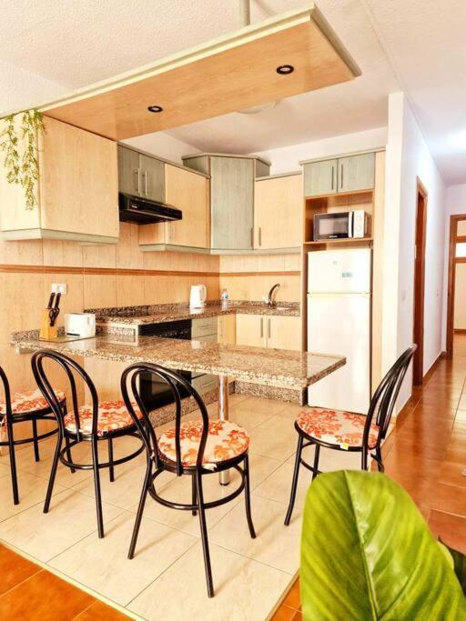 Comfortable Centrally Located Apartment Playa Feñabe Kültér fotó